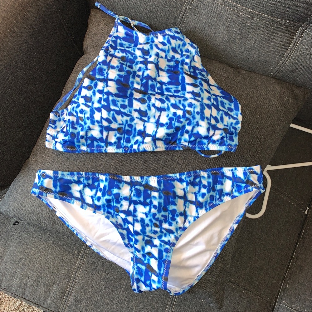 Bathing suit